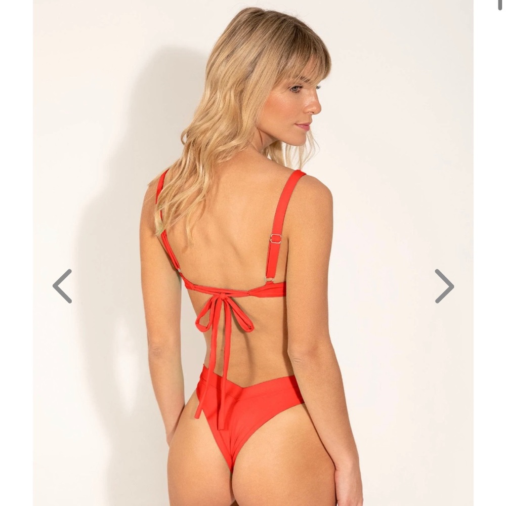 ONEONE swimwear Grace top (blood orange)